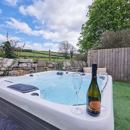 Family Friendly, Self Contained, Bed And Breakfast With Private Hot Tub Laugharne Zewnętrze zdjęcie