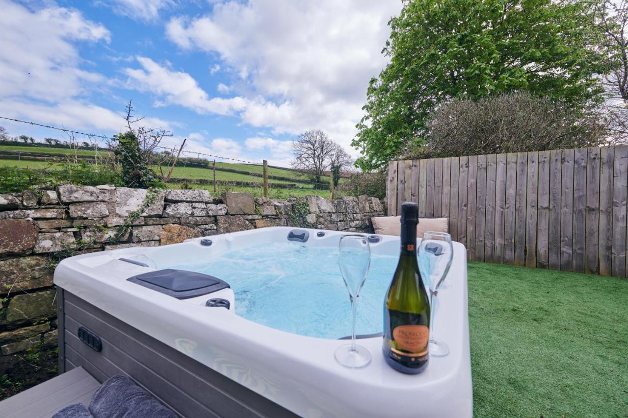 Family Friendly, Self Contained, Bed And Breakfast With Private Hot Tub Laugharne Zewnętrze zdjęcie